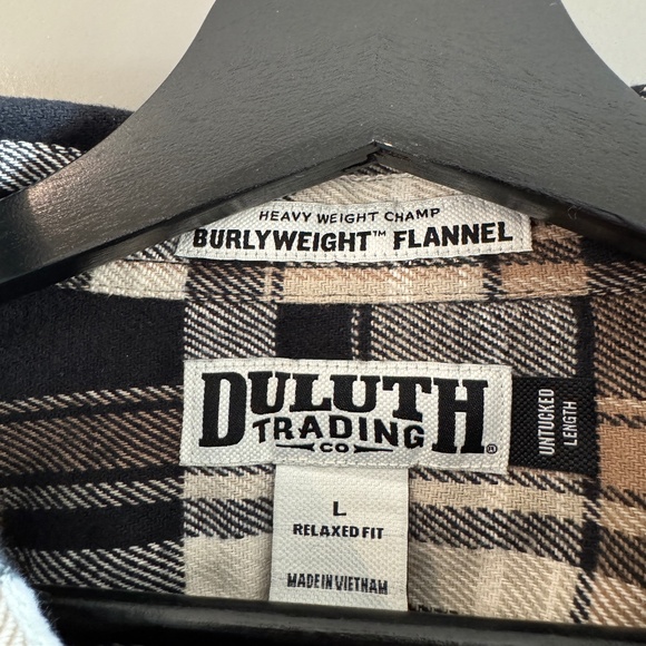 Duluth Trading Company Plaid Buttondown - NEW WITH TAGS π₯ - Picture 3 of 5